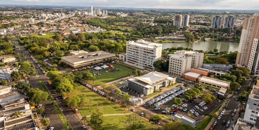 Can new nuclear power cut data centre emissions as demand surges?