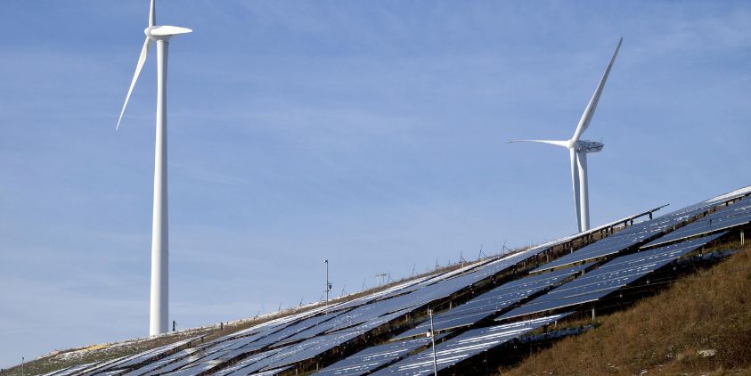 Miliband doubles down on net zero