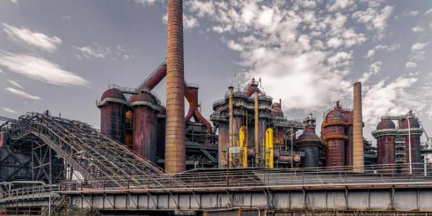 Starmer nationalises British Steel