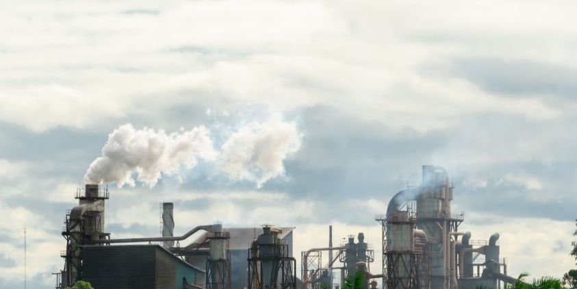 Atmospheric CO2 hits record high as monitoring observatory faces funding cuts
